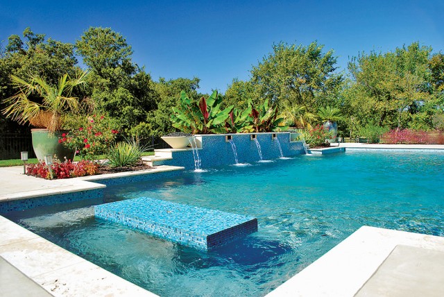 Seven Ways to Add Luxury to Your Pool